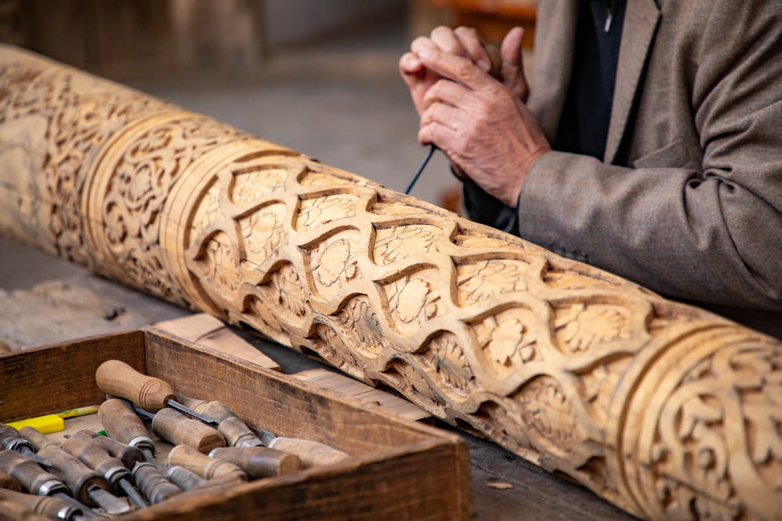 THE ARTISANS OF THE SILK ROAD